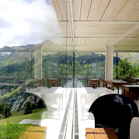 Crest Alpine Lodge&spa * Champoluc